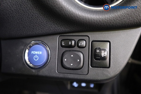 Used Toyota Yaris 2019 for sale - 76209695: Photo 19