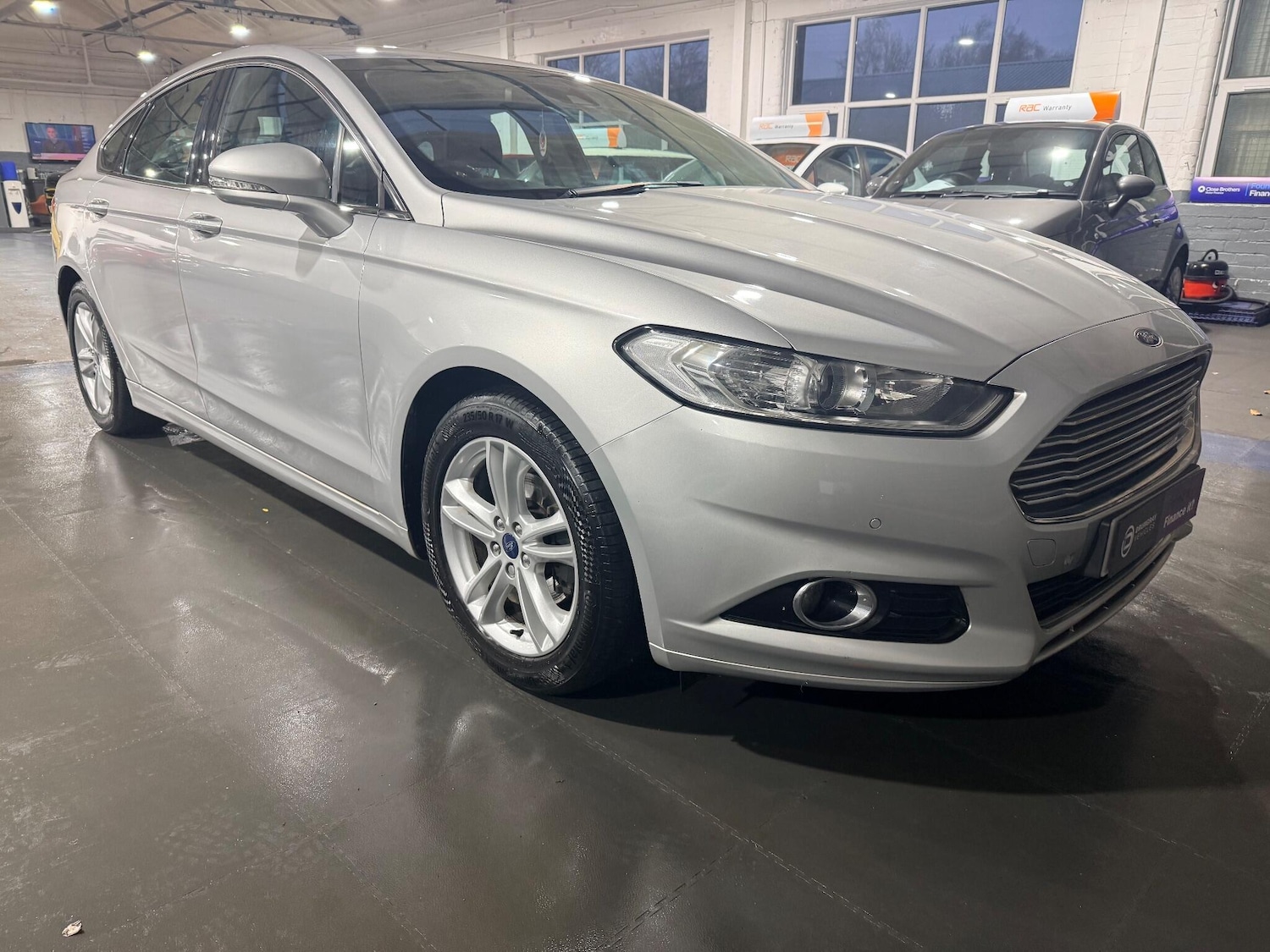 Used Ford Mondeo 2015 for sale - 76964771: Photo 2