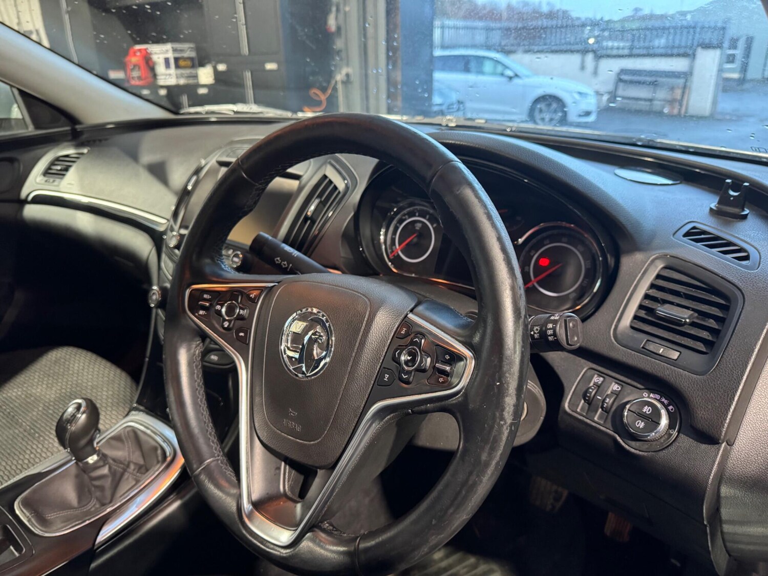 Used Vauxhall Insignia 2015 for sale - 76918678: Photo 8