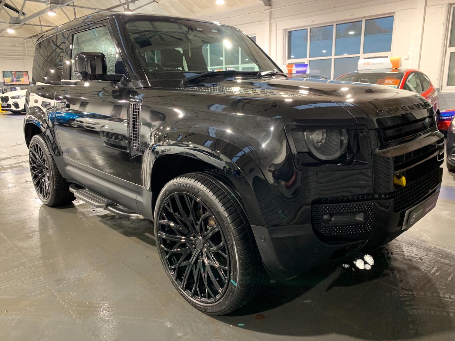 Used Land Rover Defender 2022 for sale - 76991690: Photo 3