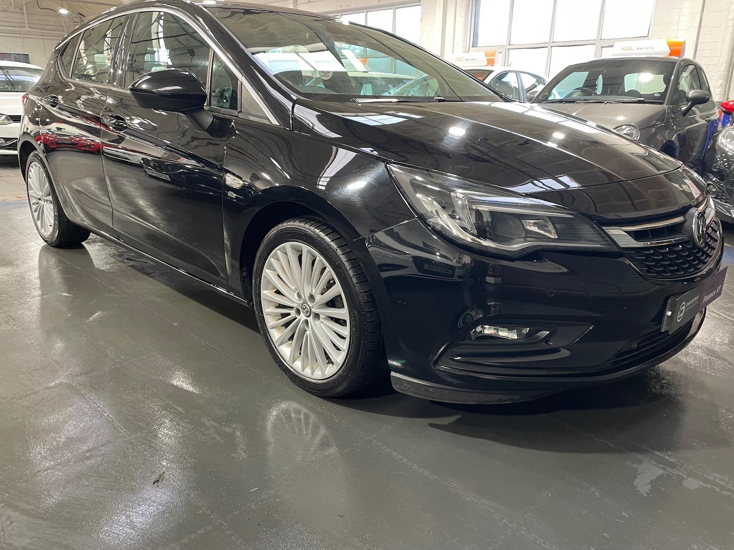 Used Vauxhall Astra 2018 for sale - 76913211: Photo 2