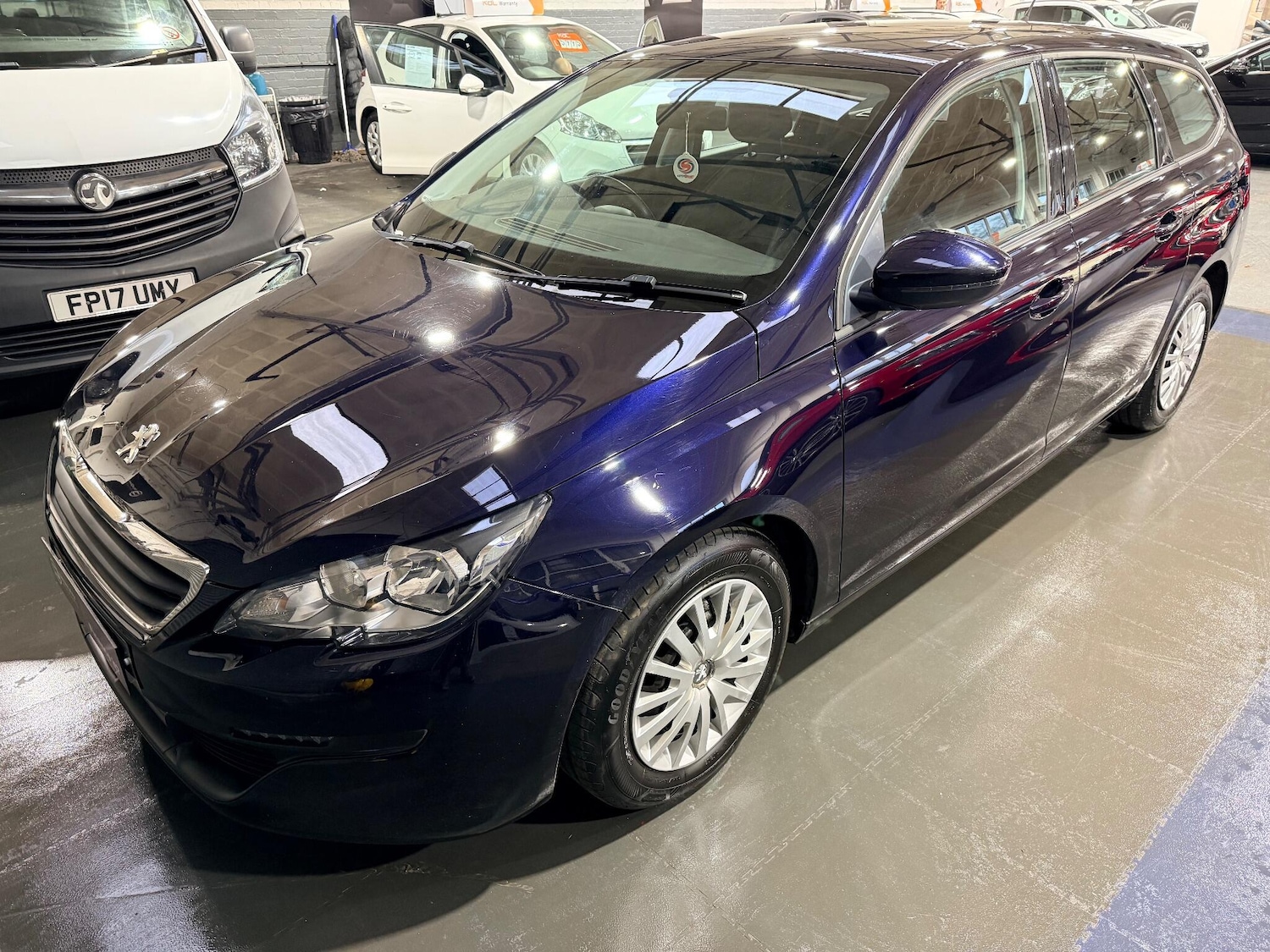 Used Peugeot 308 2017 for sale - 77016574: Photo 6