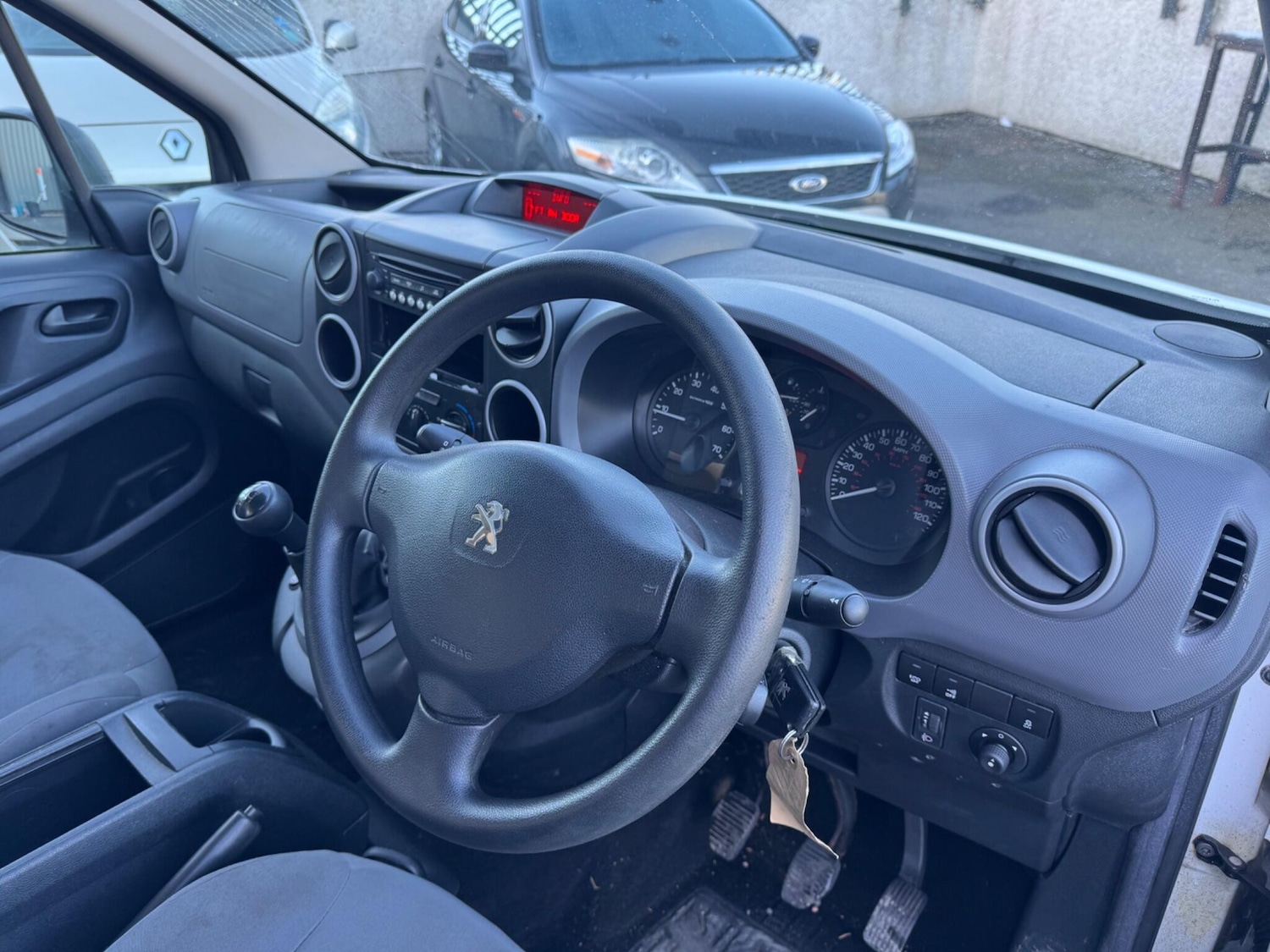 Used Peugeot Partner 2016 for sale - 77783094: Photo 3