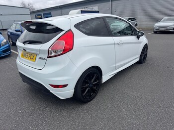 Used Ford Fiesta 2015 for sale - 77909783: Photo