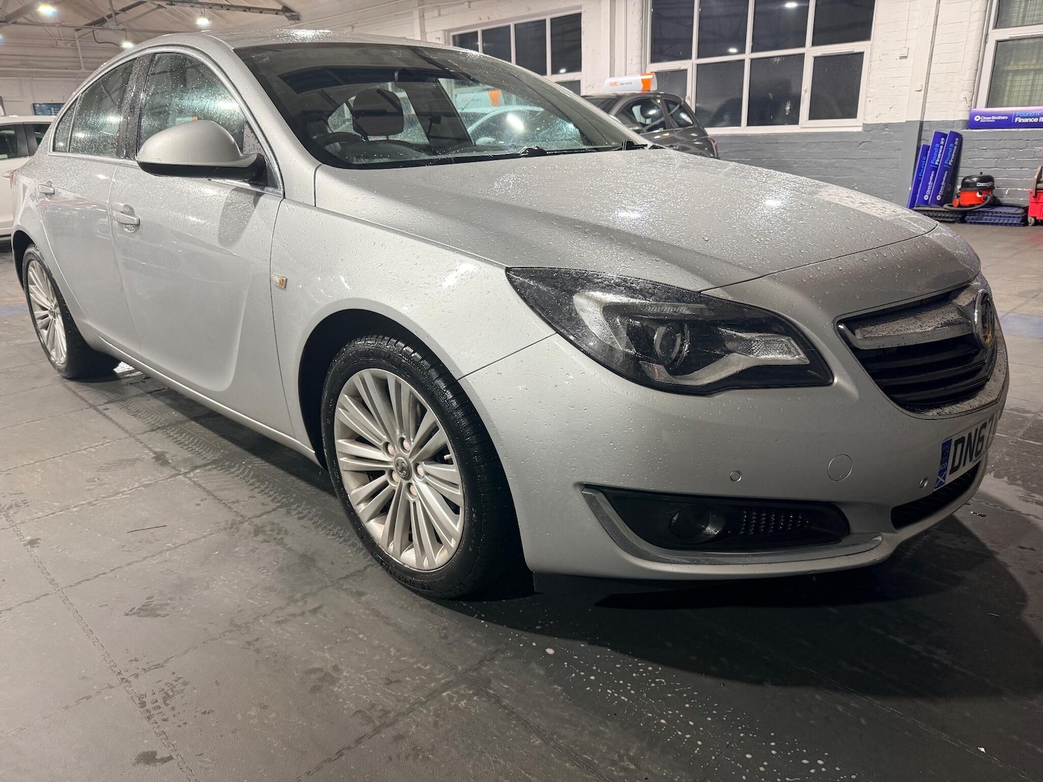 Used Vauxhall Insignia 2017 for sale - 77131190: Photo 1