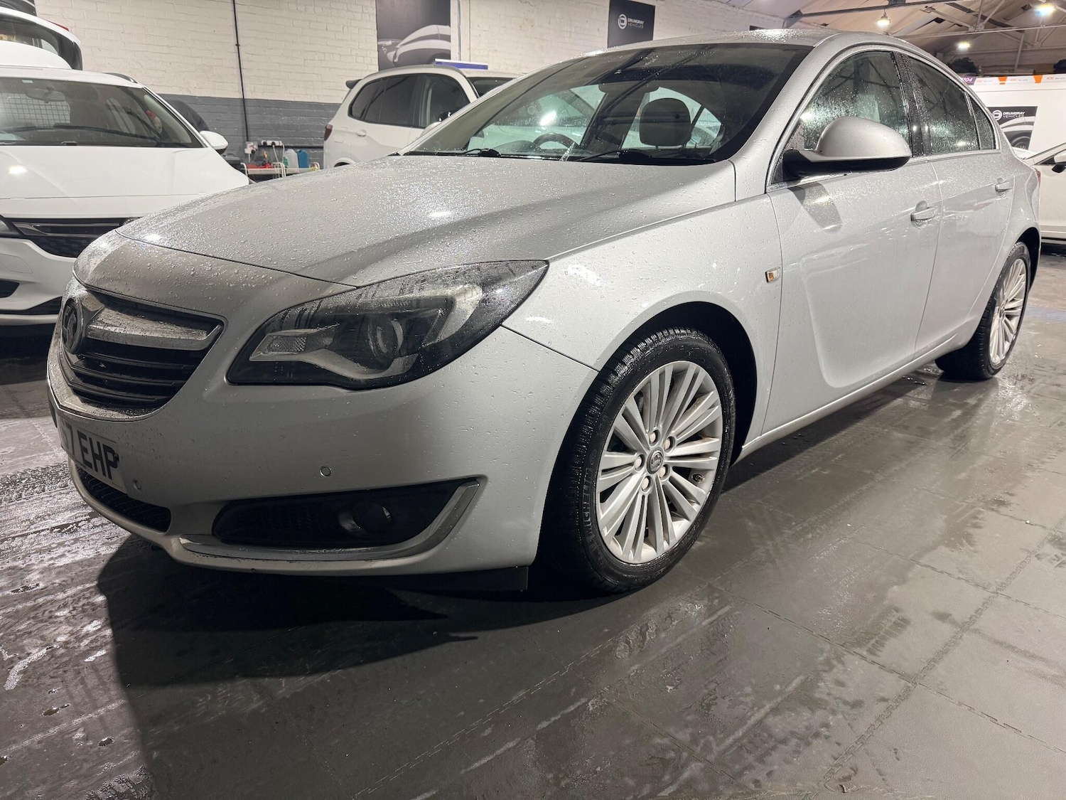 Used Vauxhall Insignia 2017 for sale - 77131190: Photo 2