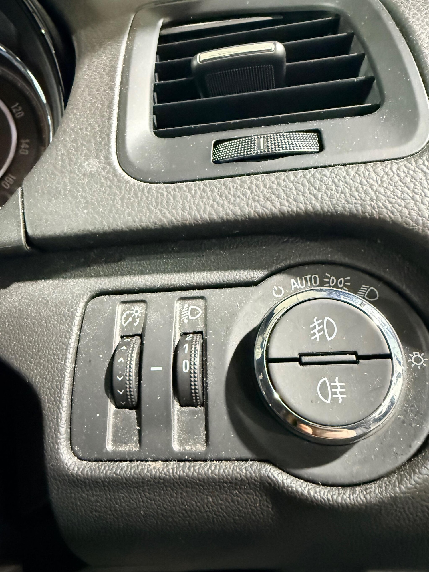 Used Vauxhall Insignia 2017 for sale - 77131190: Photo 6