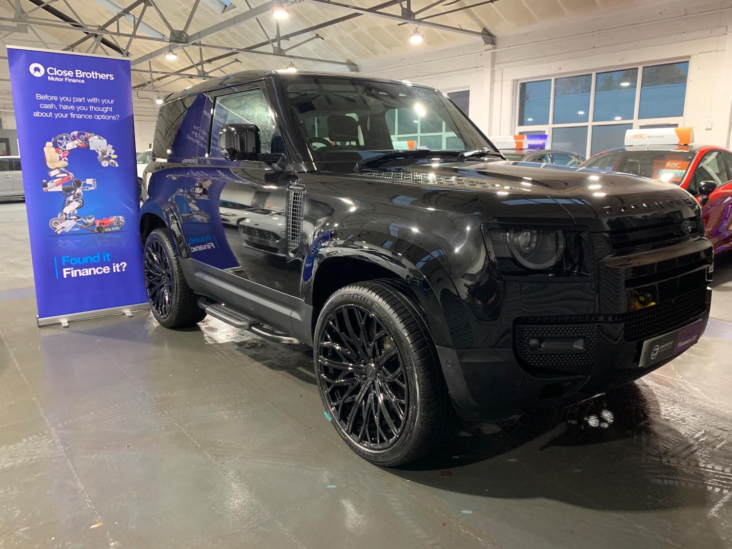 Used Land Rover Defender 2022 for sale - 76688892: Photo 1