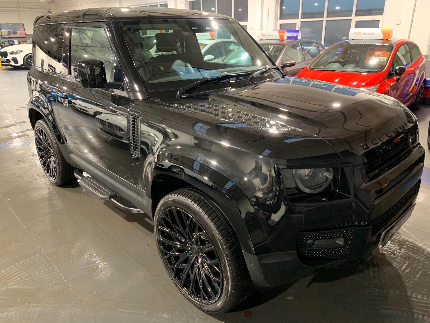 Used Land Rover Defender 2022 for sale - 76688892: Photo 4