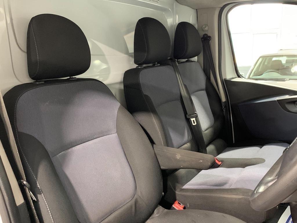 Used Vauxhall Vivaro 2017 for sale - 77358943: Photo 18