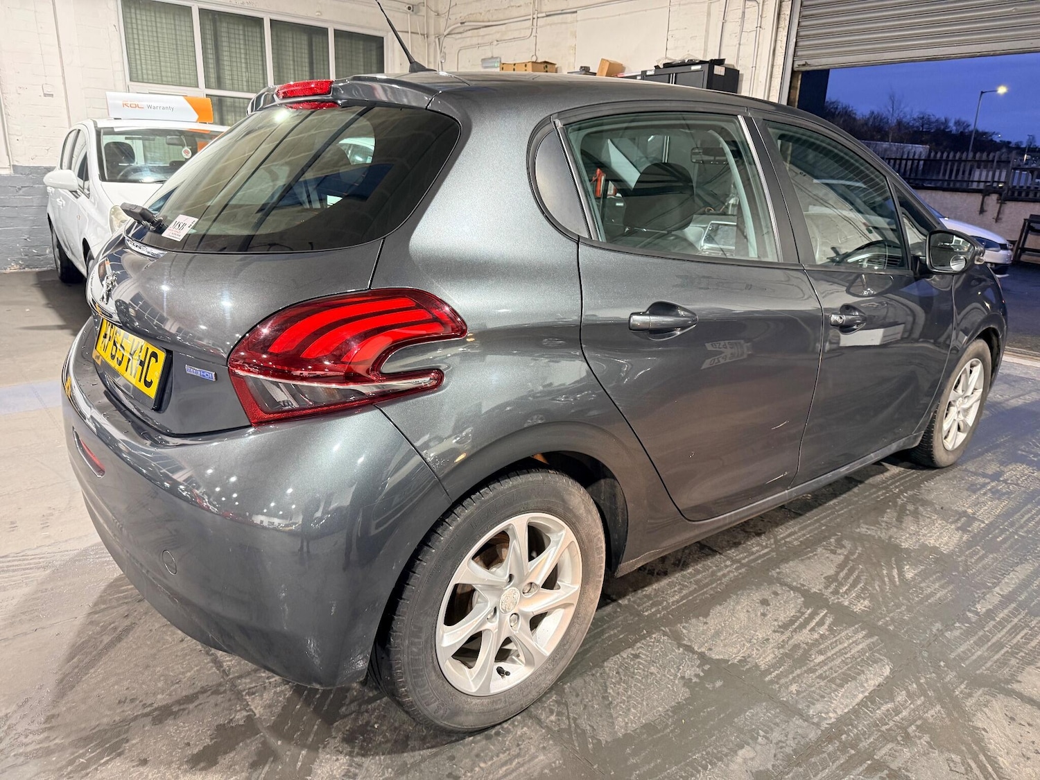 Used Peugeot 208 2015 for sale - 76839410: Photo 5