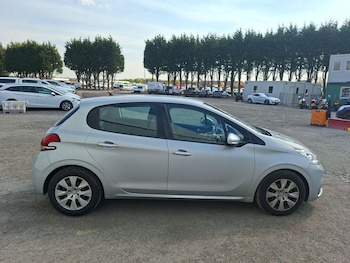 Used Peugeot 208 2016 for sale - 78461328: Photo