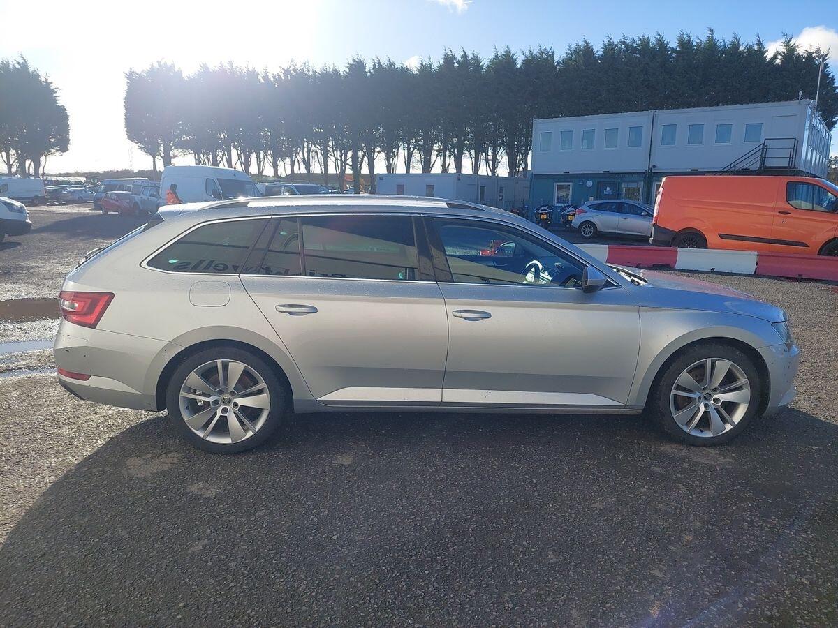 Used Skoda Superb 2016 for sale - 76735179: Photo 1