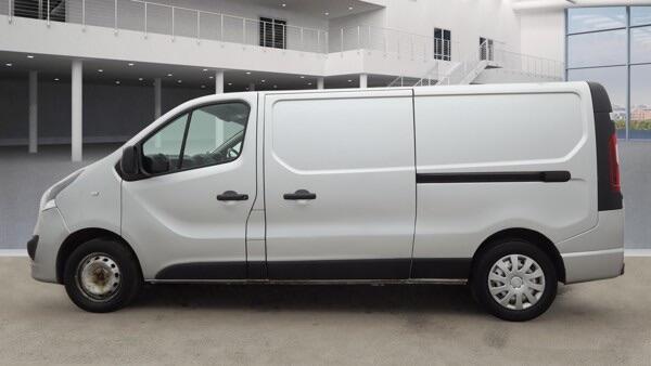 Used Vauxhall Vivaro 2019 for sale - 77982689: Photo 2