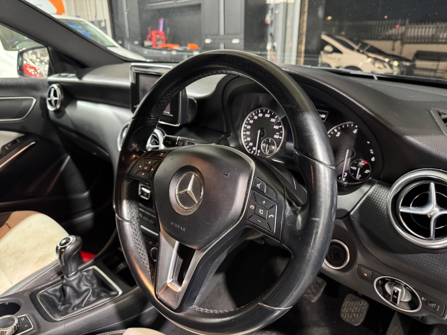 Used Mercedes-Benz A-Class 2013 for sale - 76772031: Photo 8