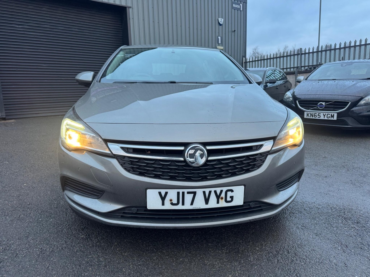 Used Vauxhall Astra for sale - 77537127: Photo 2