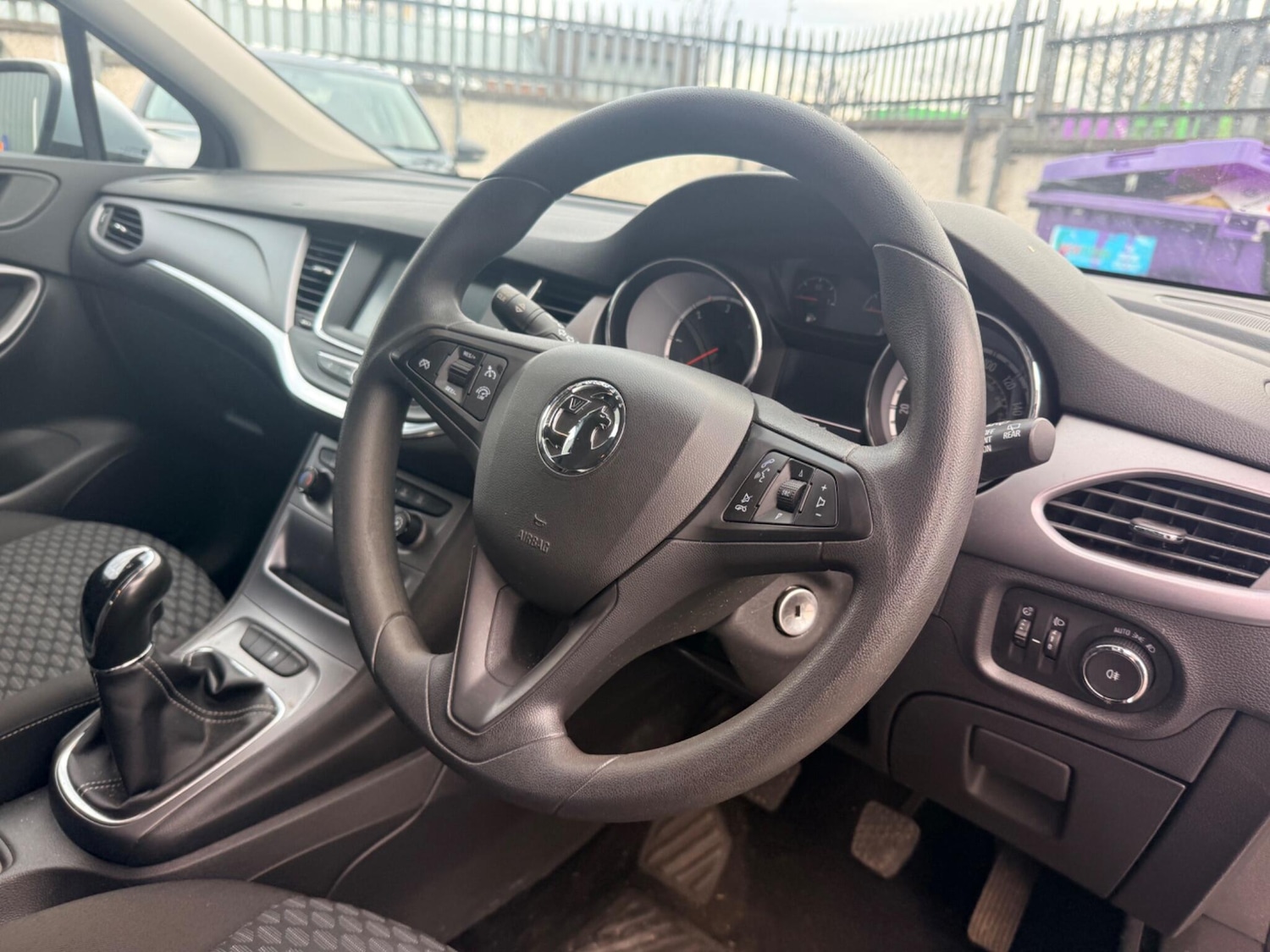 Used Vauxhall Astra for sale - 77957158: Photo 4