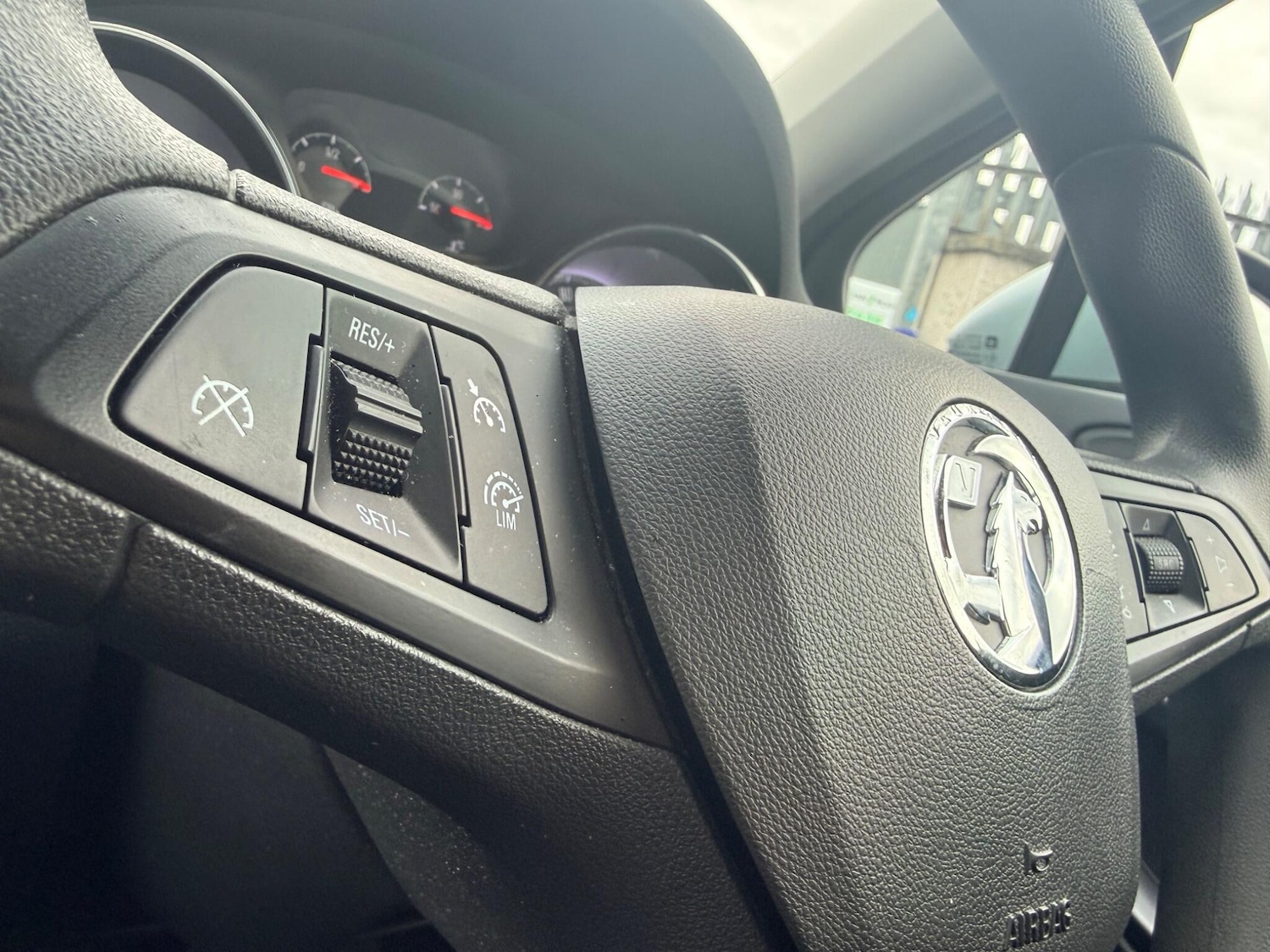 Used Vauxhall Astra for sale - 77957158: Photo 8