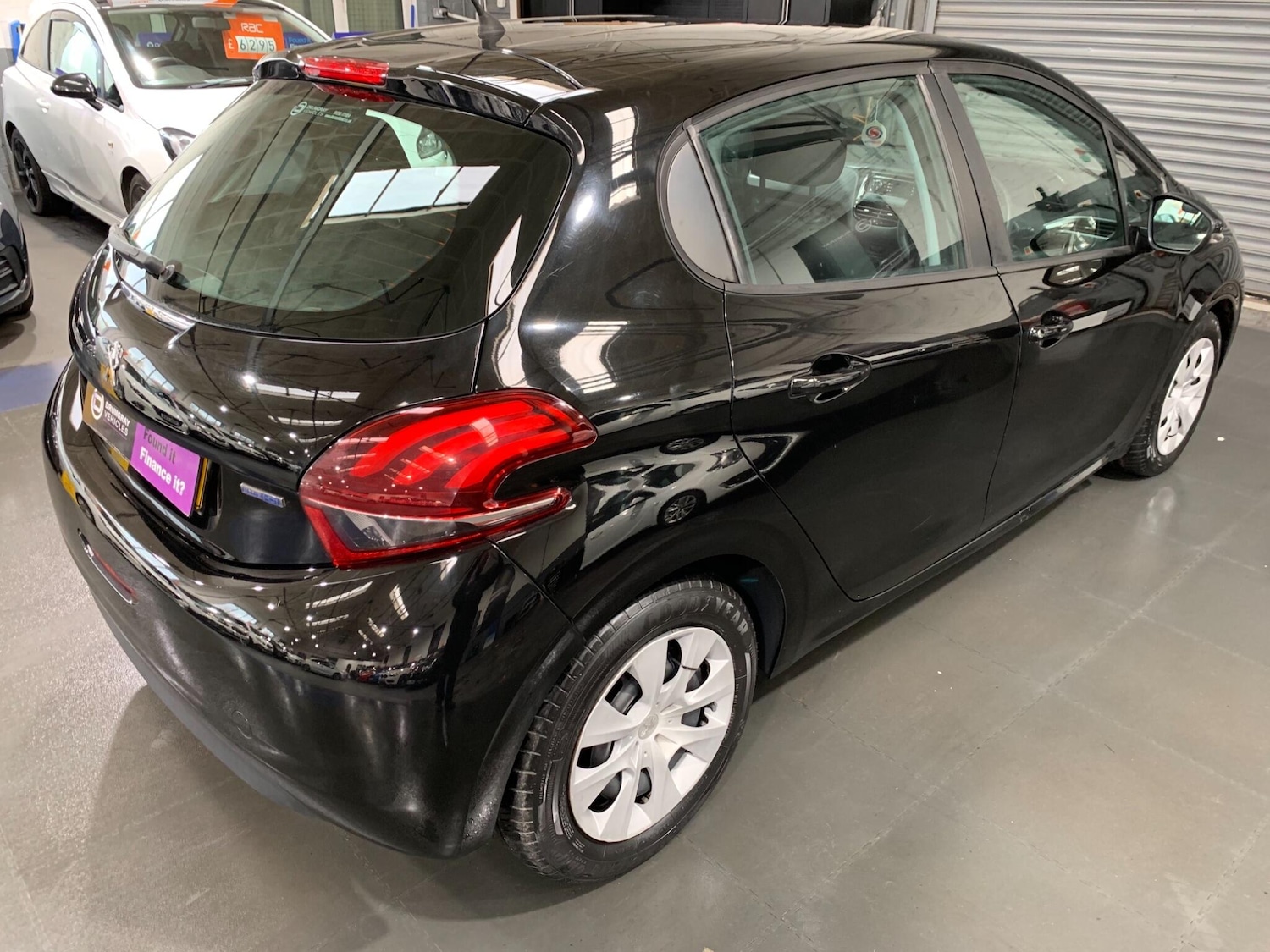 Used Peugeot 208 2016 for sale - 76584914: Photo 11