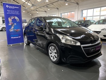 Used Peugeot 208 2016 for sale - 76584914: Photo