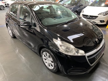 Used Peugeot 208 2016 for sale - 76584914: Photo