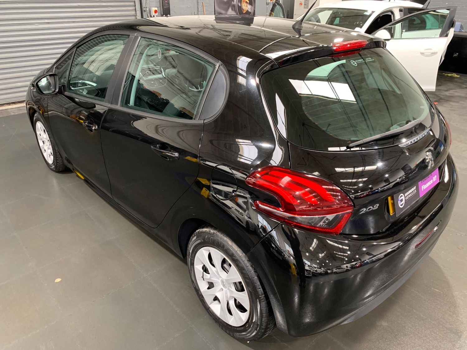 Used Peugeot 208 2016 for sale - 76584914: Photo 8