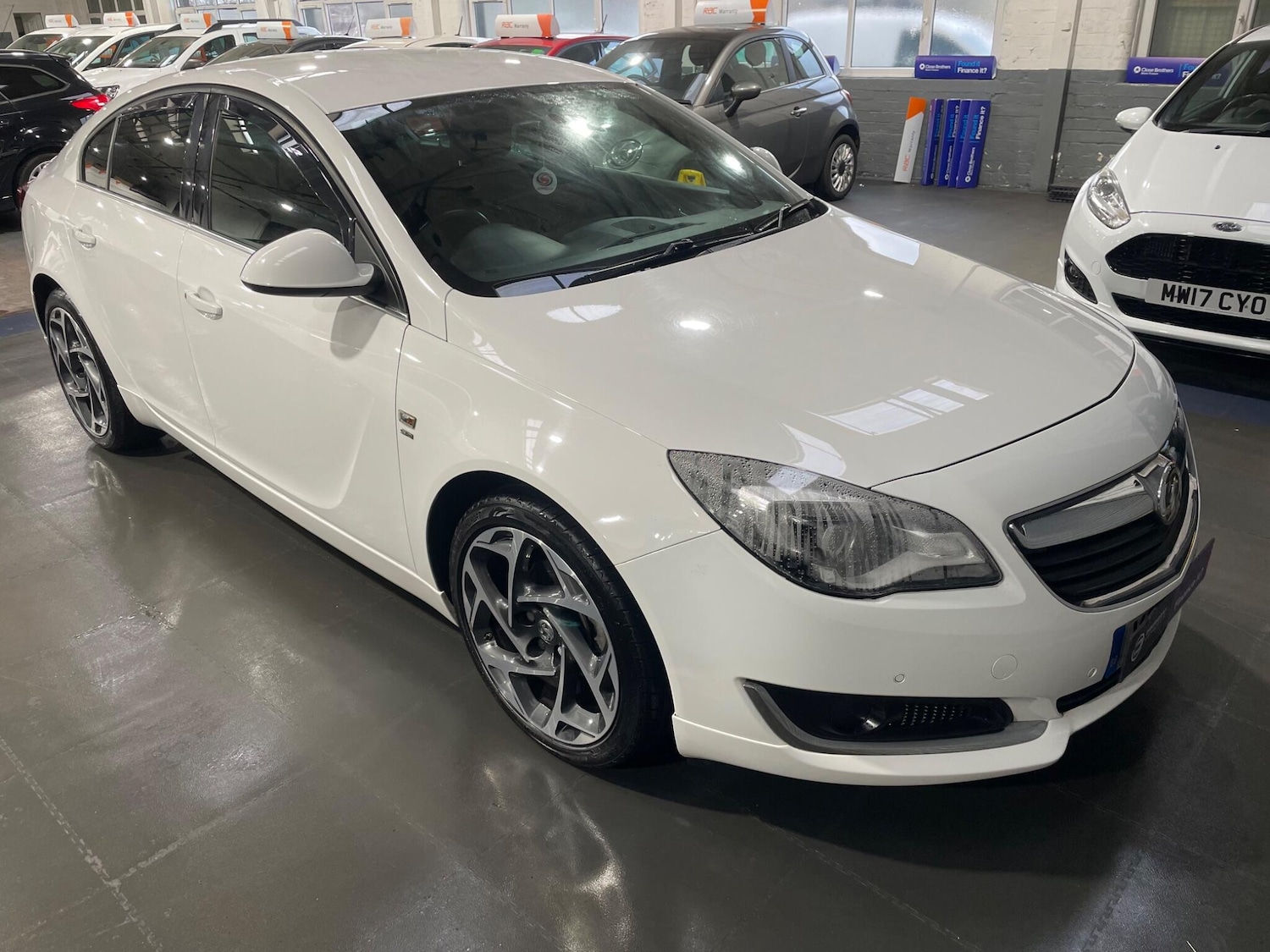 Used Vauxhall Insignia 2017 for sale - 77625049: Photo 4