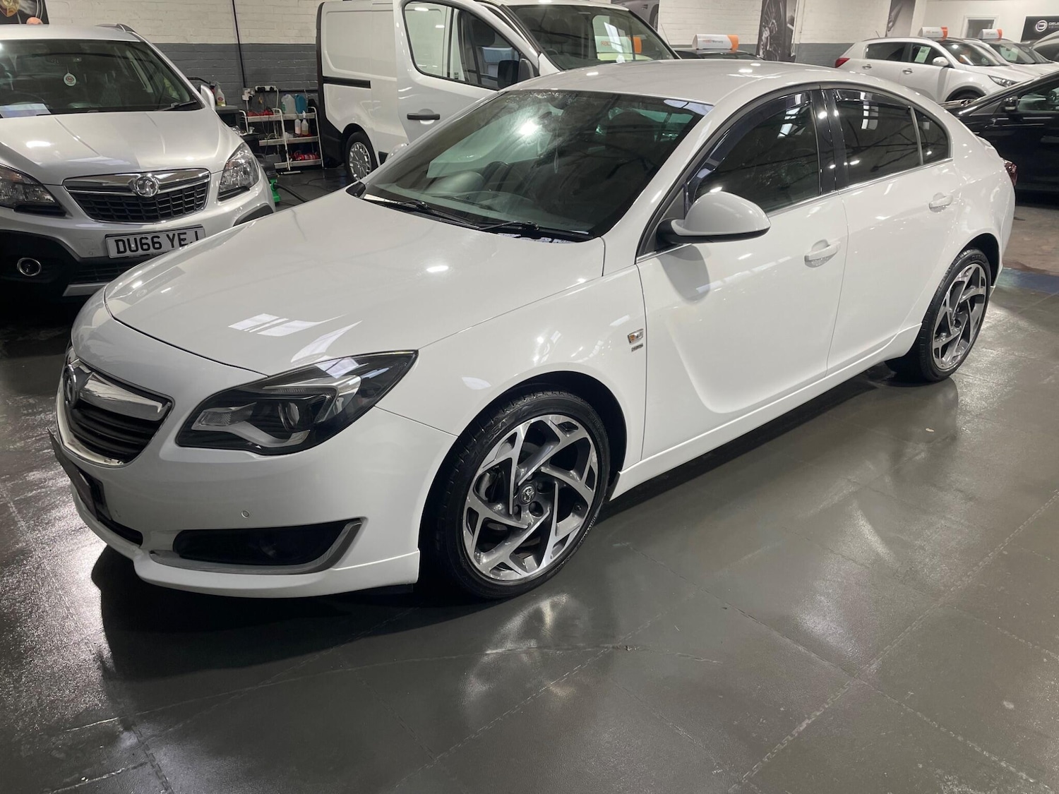 Used Vauxhall Insignia 2017 for sale - 77625049: Photo 7