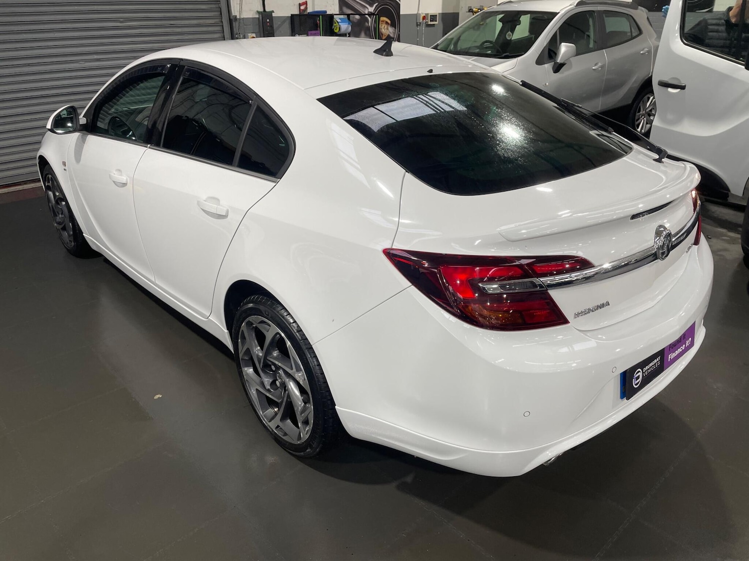 Used Vauxhall Insignia 2017 for sale - 77625049: Photo 9