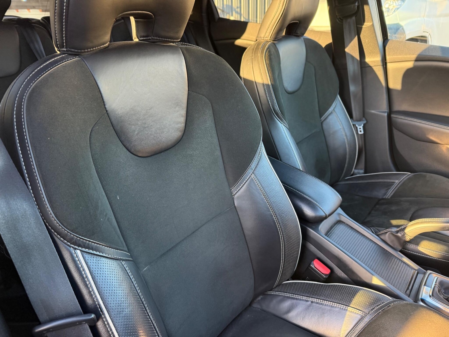 Used Volvo V40 for sale - 76701342: Photo 8