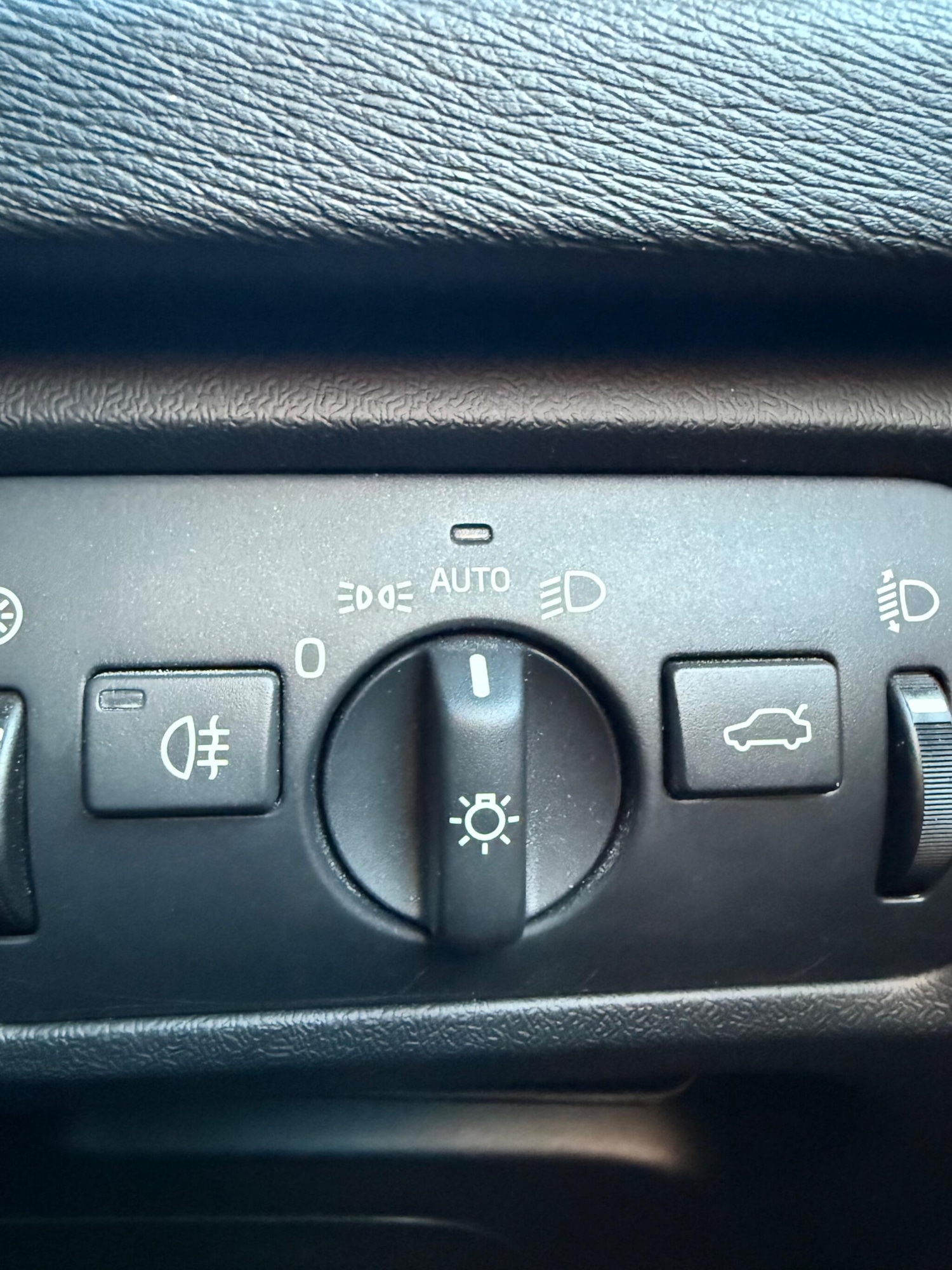 Used Volvo V40 for sale - 76701342: Photo 9