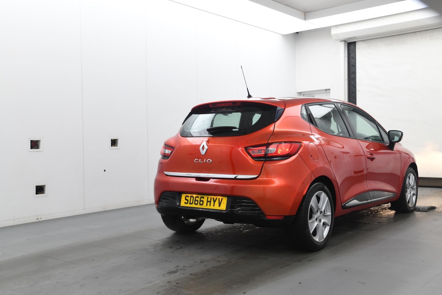 Used Renault Clio 2016 for sale - 76584280: Photo 3