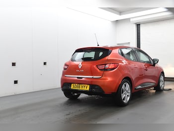 Used Renault Clio 2016 for sale - 76584280: Photo