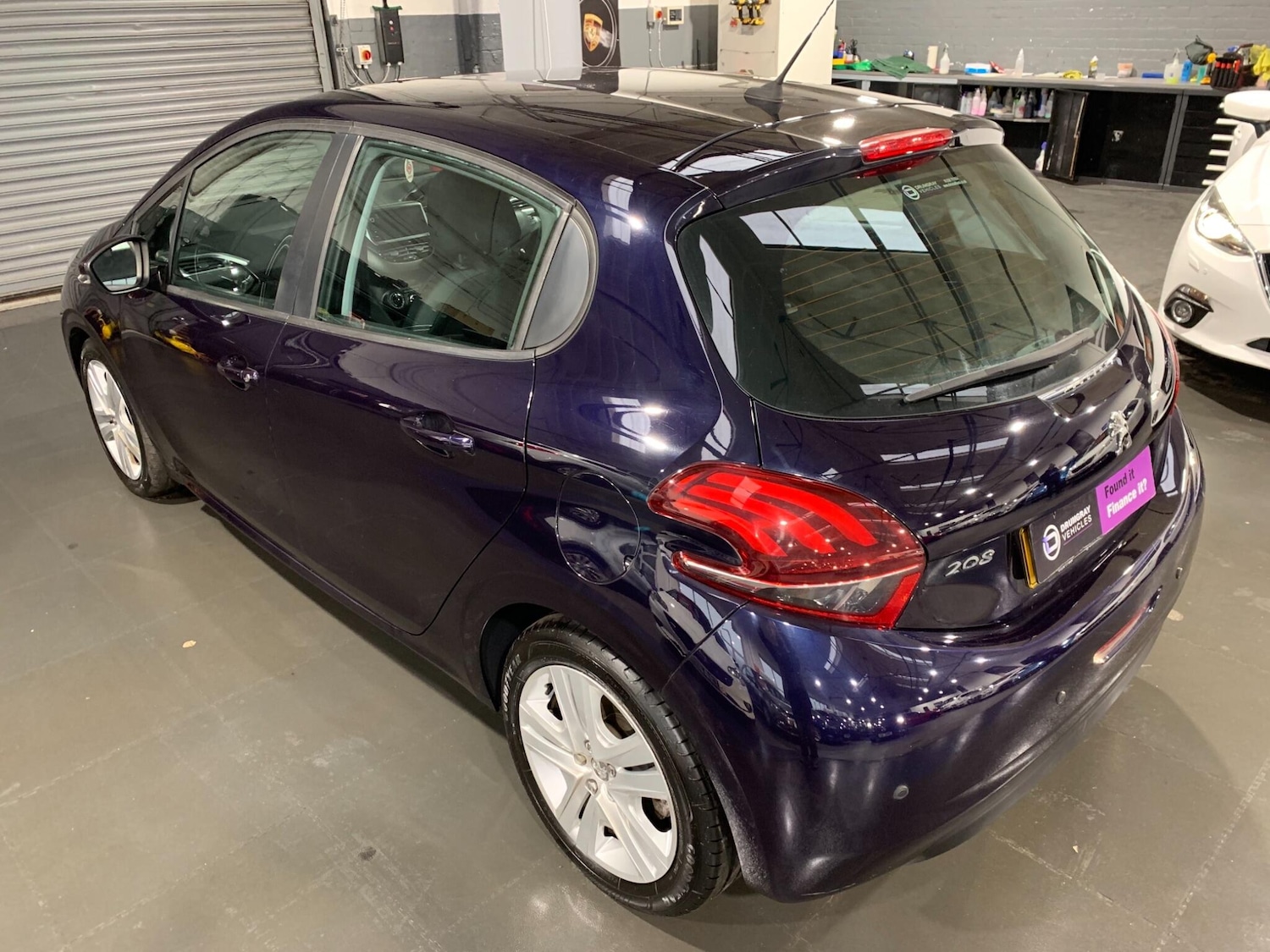 Used Peugeot 208 2019 for sale - 76584602: Photo 8