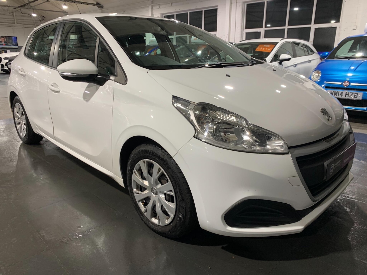 Used Peugeot 208 2018 for sale - 76620226: Photo 2