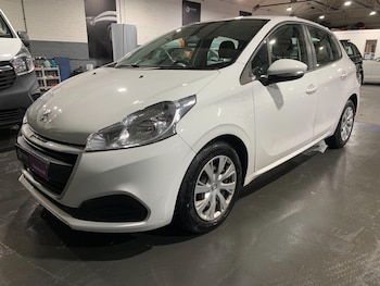 Used Peugeot 208 2018 for sale - 76620226: Photo