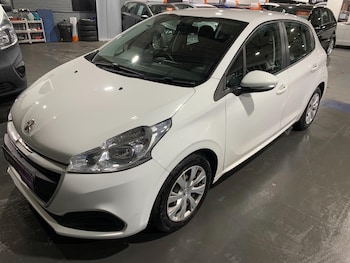 Used Peugeot 208 2018 for sale - 76620226: Photo