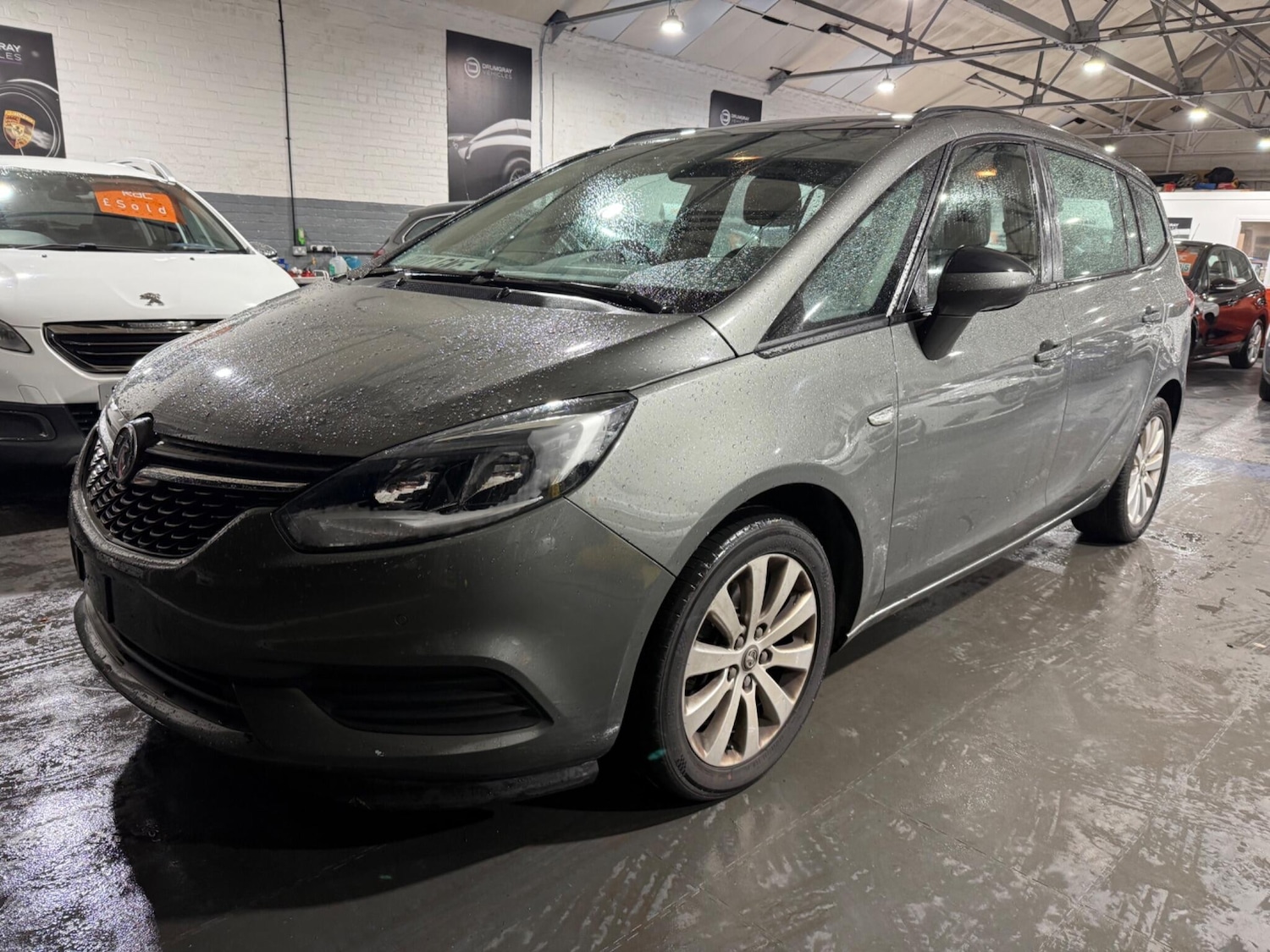 Used Vauxhall Zafira 2017 for sale - 76658063: Photo 2
