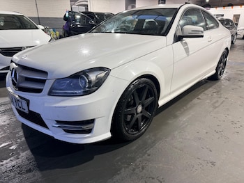 Used Mercedes-Benz C Class 2014 for sale - 77130669: Photo