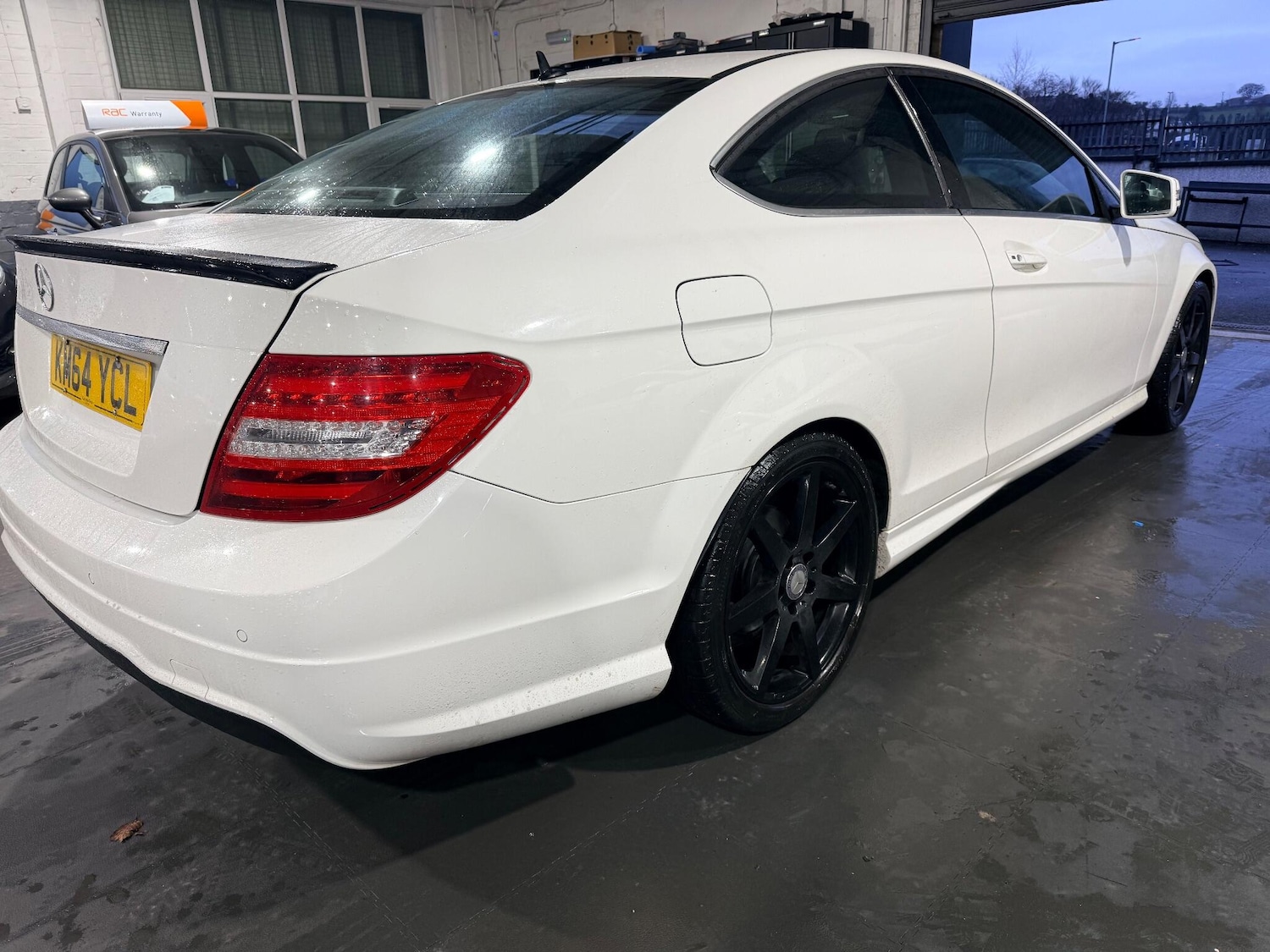 Used Mercedes-Benz C Class 2014 for sale - 77130669: Photo 5