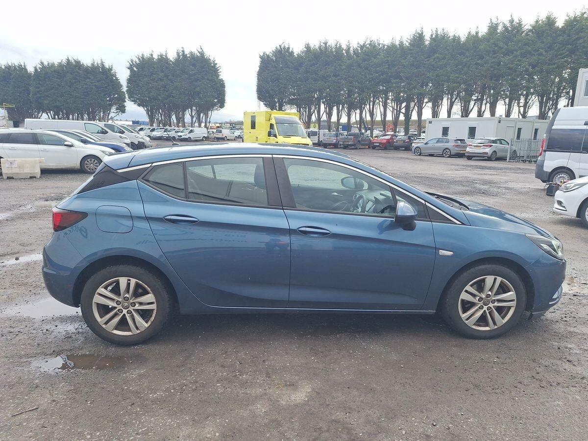 Used Vauxhall Astra for sale - 77793867: Photo 2