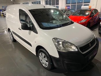 Used Peugeot Partner 2018 for sale - 76585404: Photo