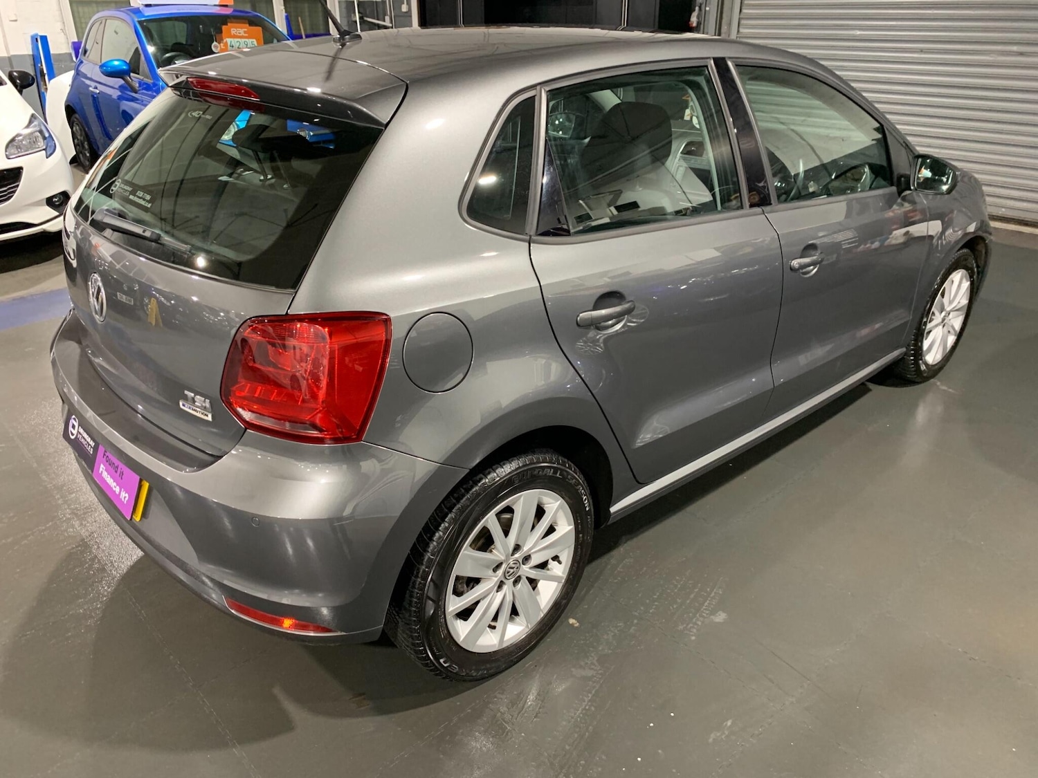 Used Volkswagen Polo 2015 for sale - 76584302: Photo 11