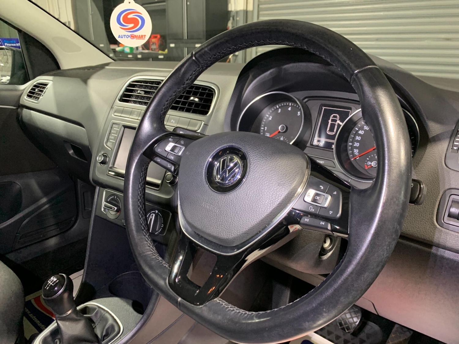 Used Volkswagen Polo 2015 for sale - 76584302: Photo 12