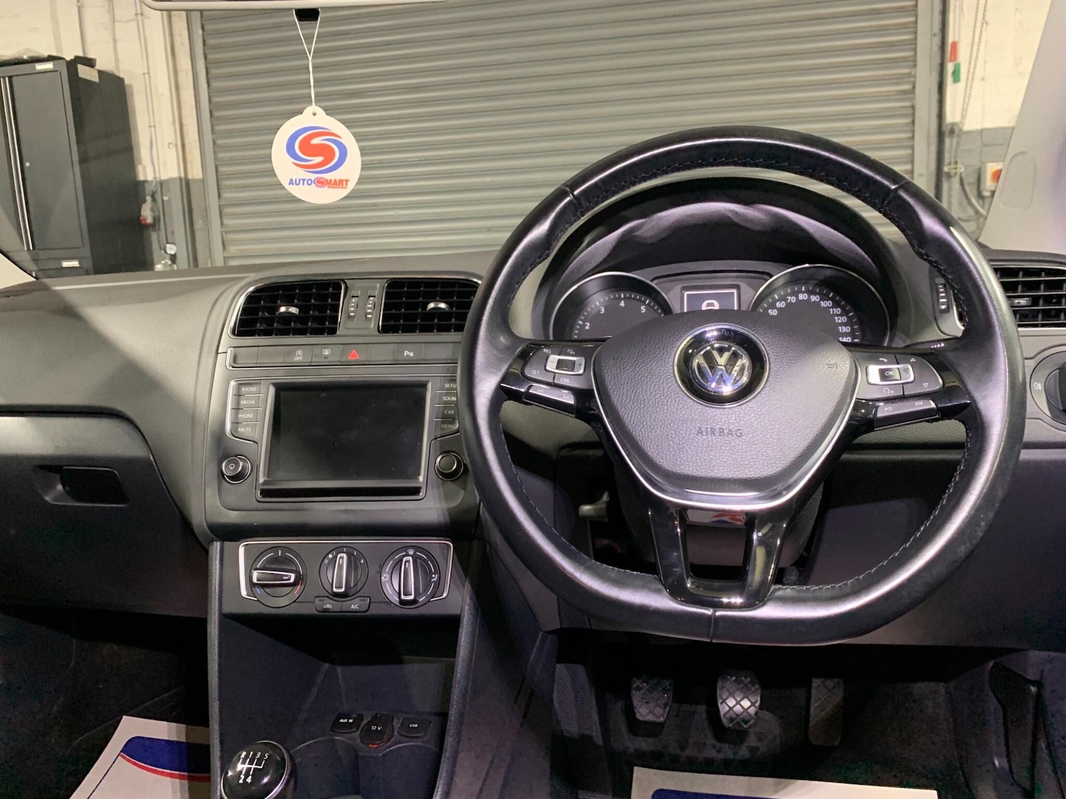 Used Volkswagen Polo 2015 for sale - 76584302: Photo 13