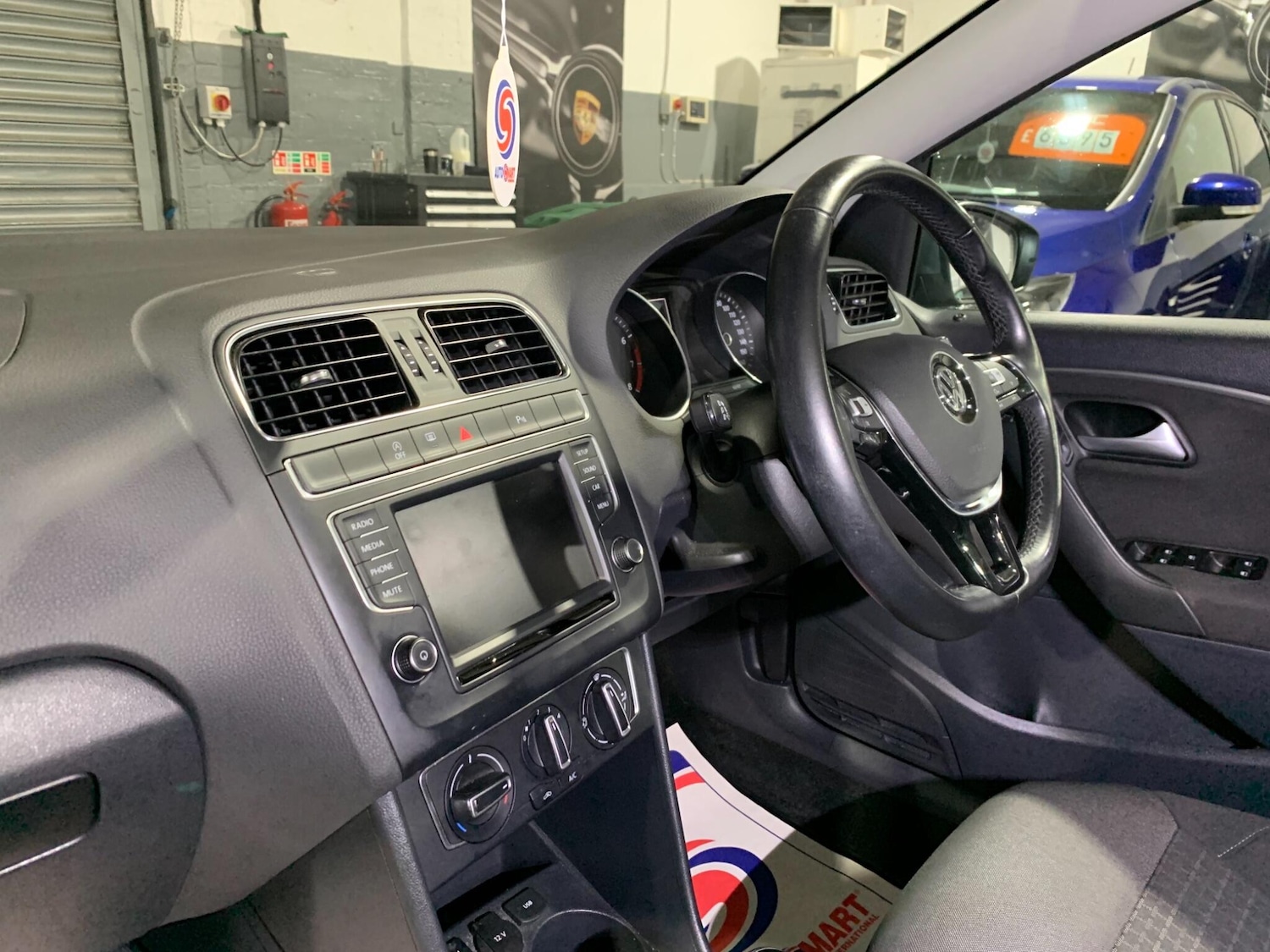 Used Volkswagen Polo 2015 for sale - 76584302: Photo 14