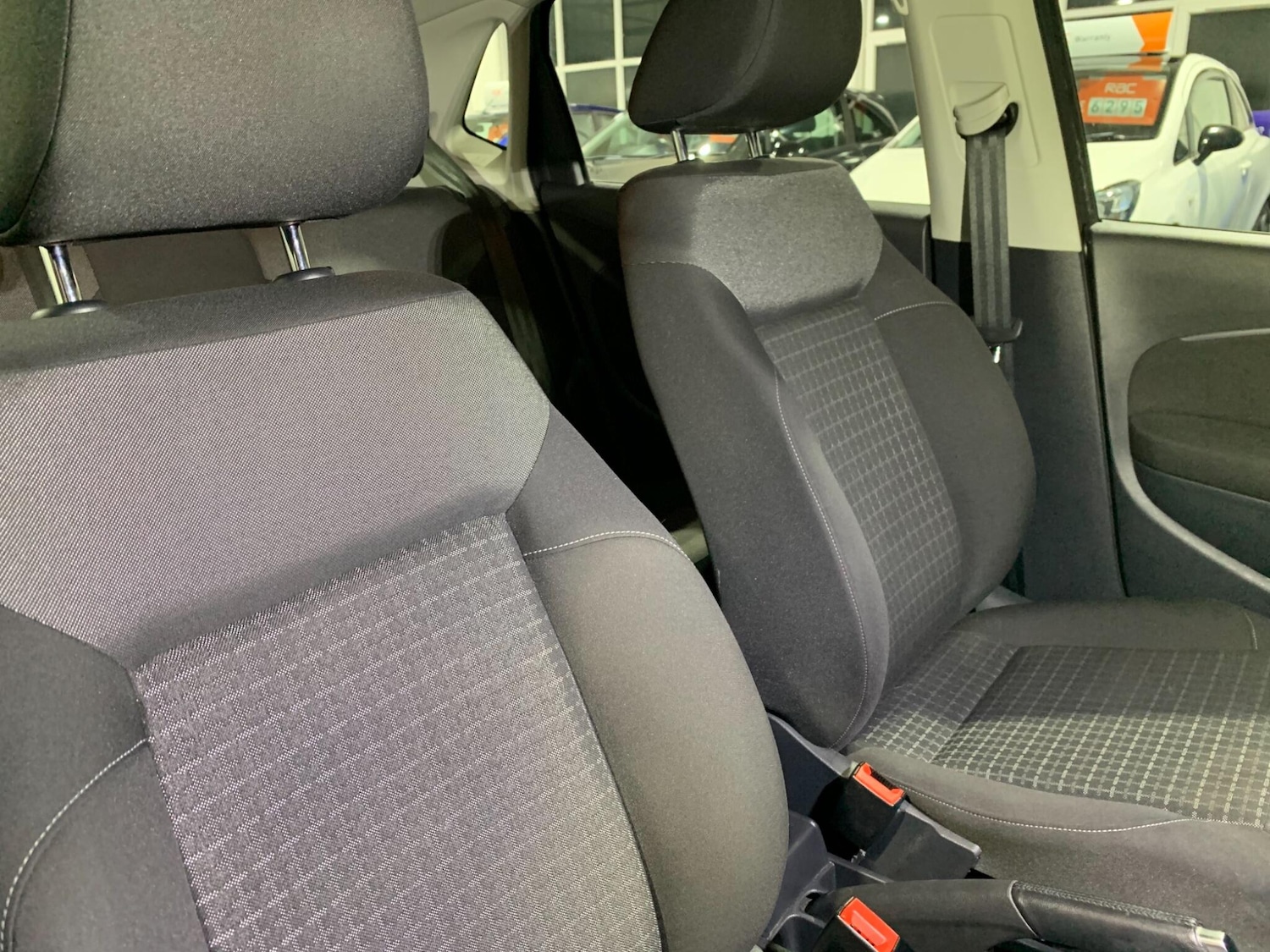 Used Volkswagen Polo 2015 for sale - 76584302: Photo 15