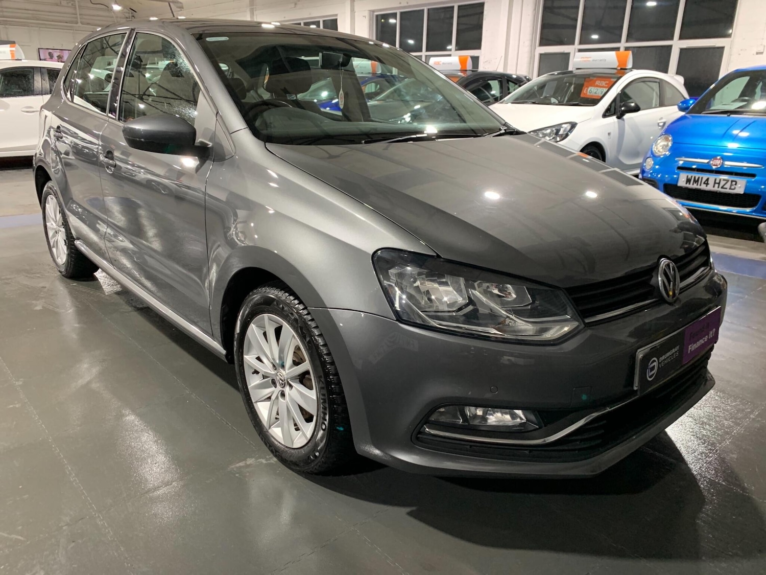 Used Volkswagen Polo 2015 for sale - 76584302: Photo 2