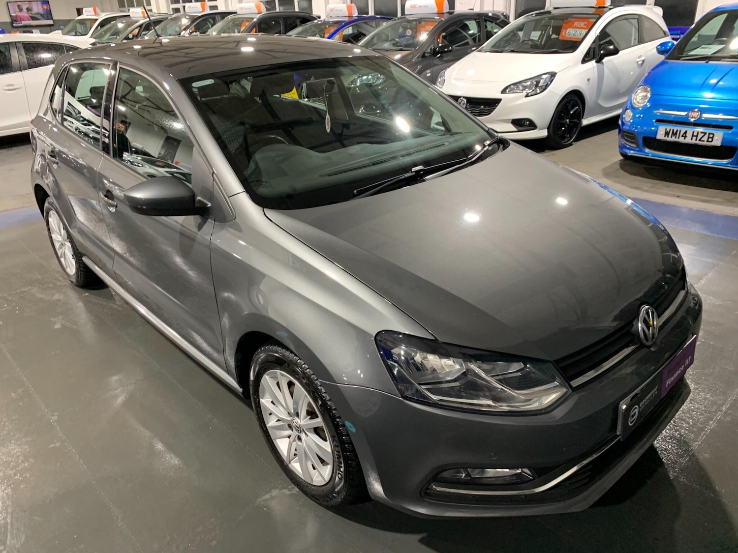 Used Volkswagen Polo 2015 for sale - 76584302: Photo 3