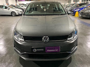 Used Volkswagen Polo 2015 for sale - 76584302: Photo